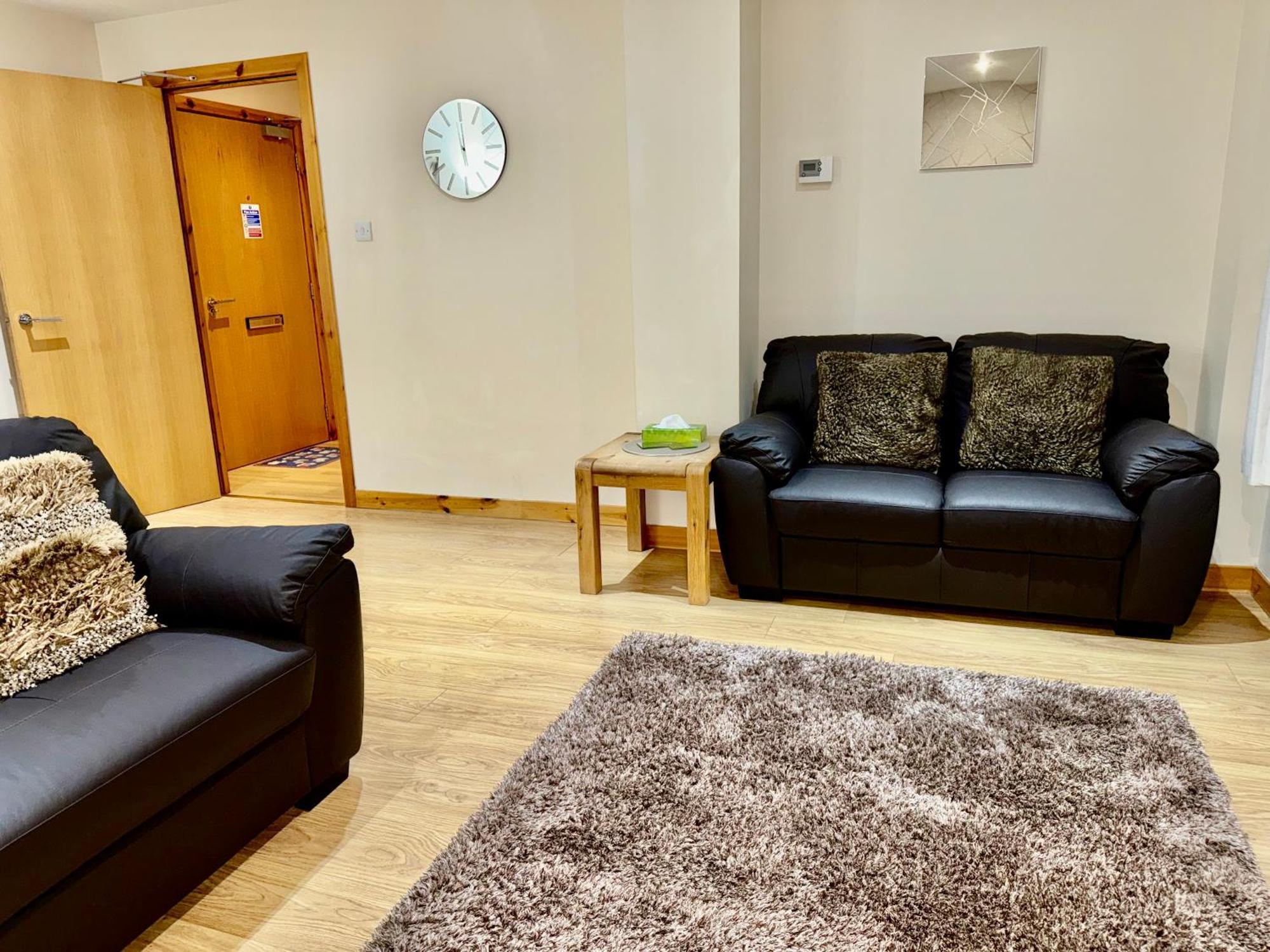 Azim And Suzi'S City Centre Apartment إينفيرنيس المظهر الخارجي الصورة