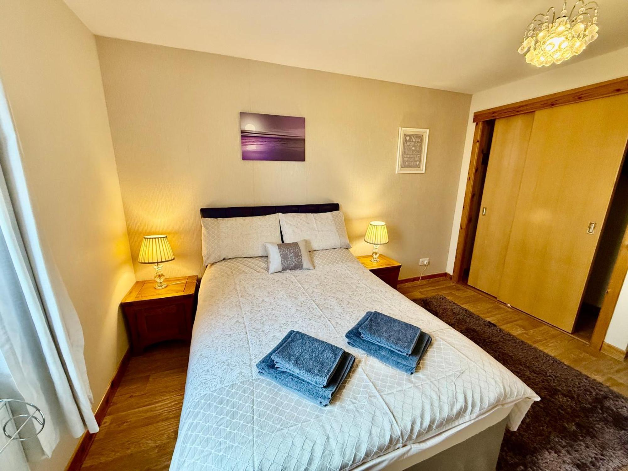 Azim And Suzi'S City Centre Apartment إينفيرنيس المظهر الخارجي الصورة