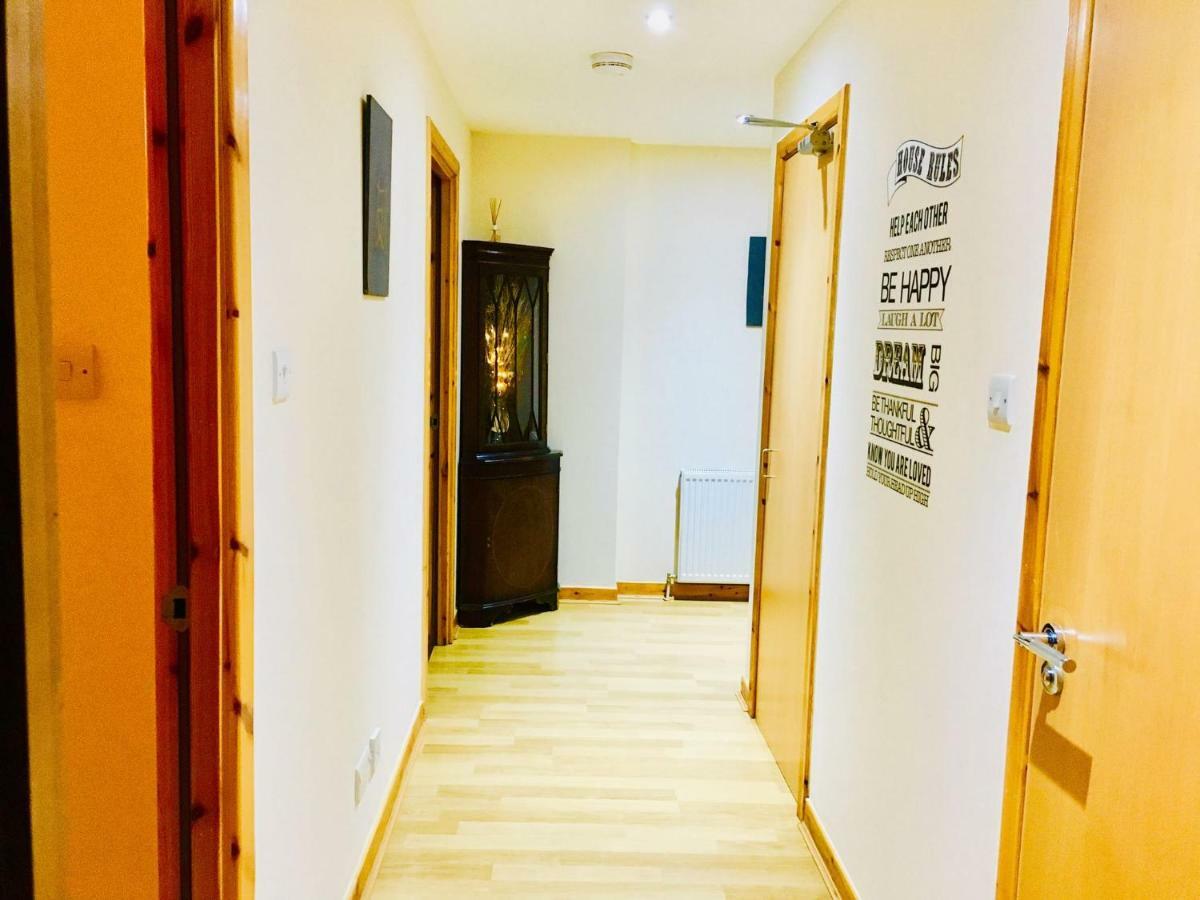 Azim And Suzi'S City Centre Apartment إينفيرنيس المظهر الخارجي الصورة
