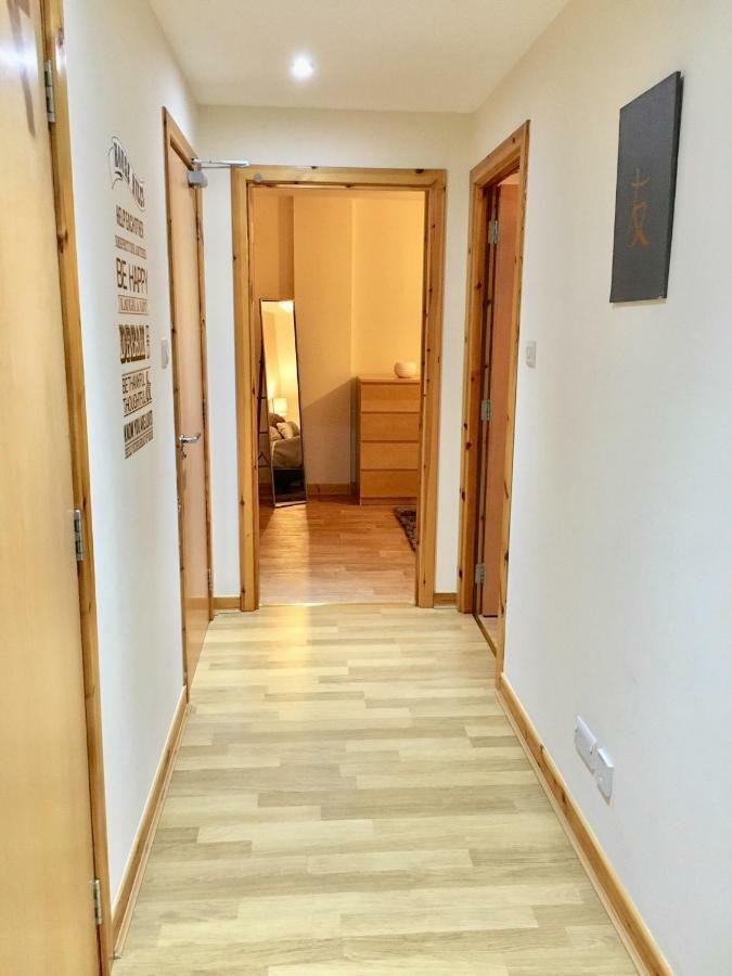 Azim And Suzi'S City Centre Apartment إينفيرنيس المظهر الخارجي الصورة