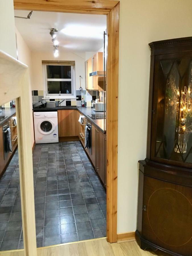 Azim And Suzi'S City Centre Apartment إينفيرنيس المظهر الخارجي الصورة